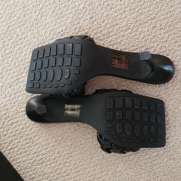 🌻 HOST PICK 🌻Azalea Wang woven slides - Picture 7 of 10